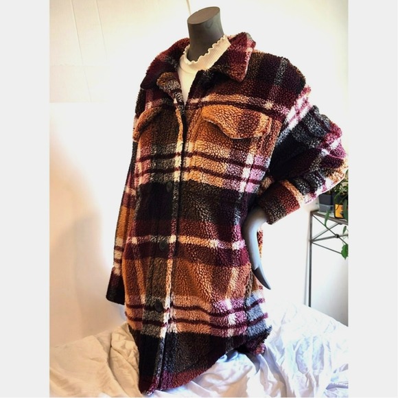 American Eagle Outfitters Jackets & Blazers - AE Sherpa Plaid Shirt Jacket Woman's Size S